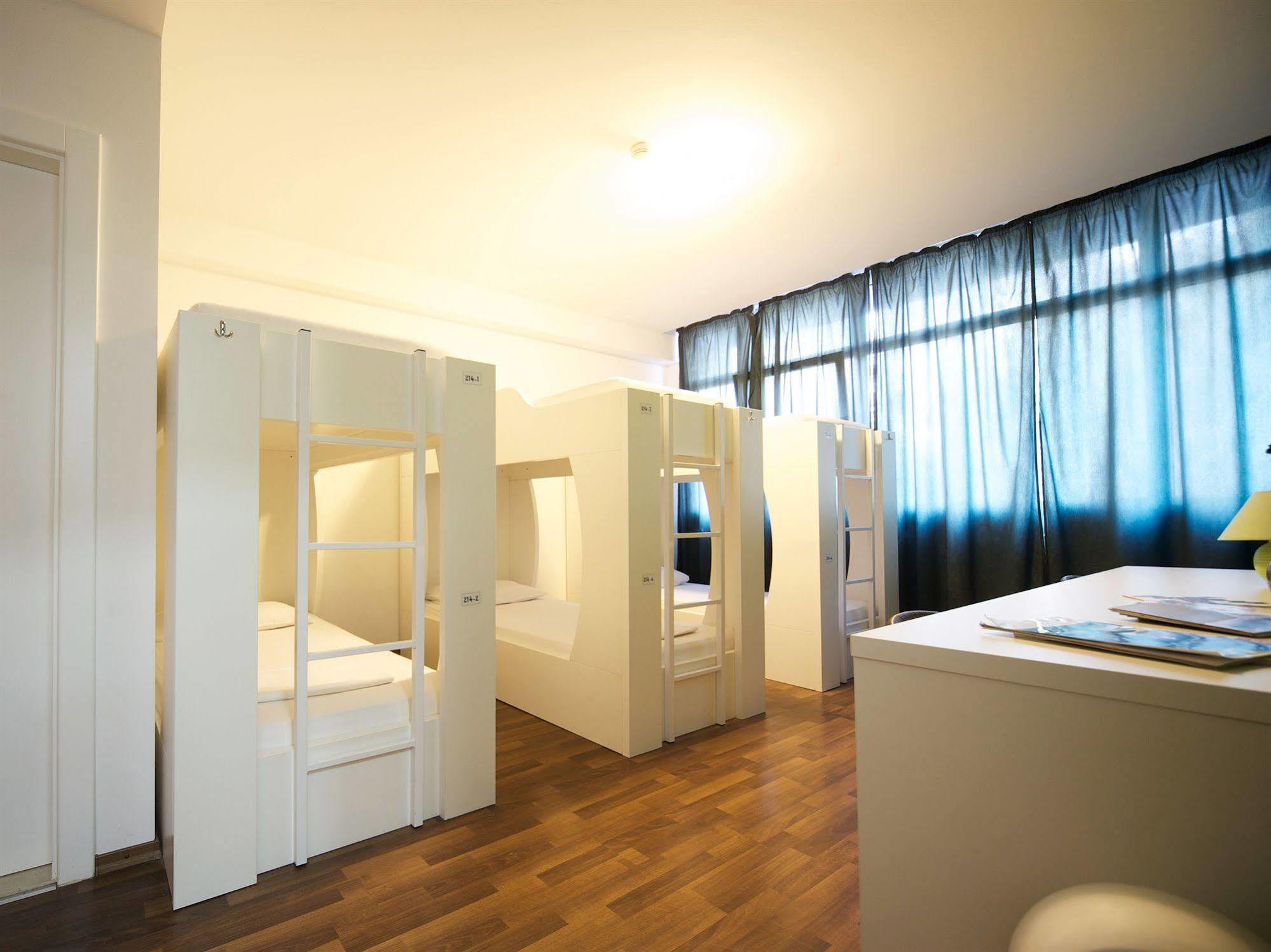 Funk Lounge Hostel *